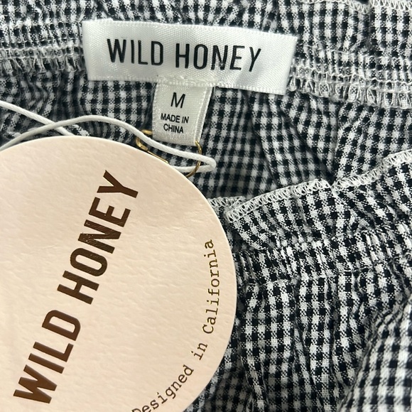 Wild Honey Gingham Off-Shoulder Blouse - Picture 5 of 6